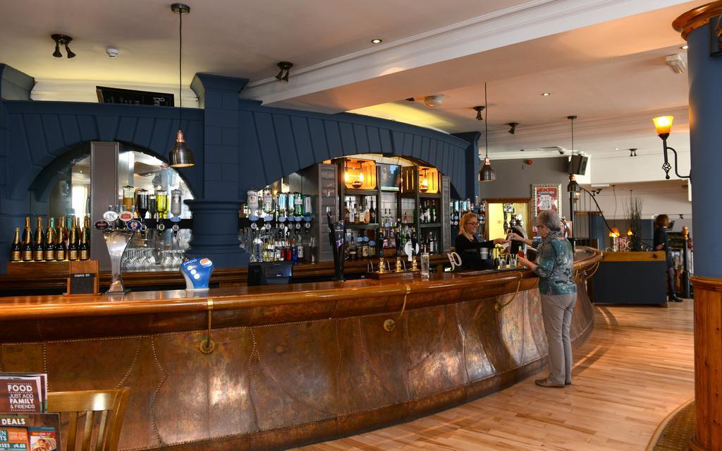 Wynnstay Arms, Wrexham By Marston'S Inns Kültér fotó