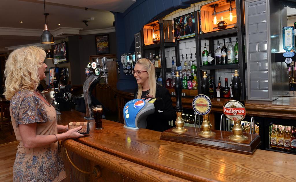 Wynnstay Arms, Wrexham By Marston'S Inns Kültér fotó