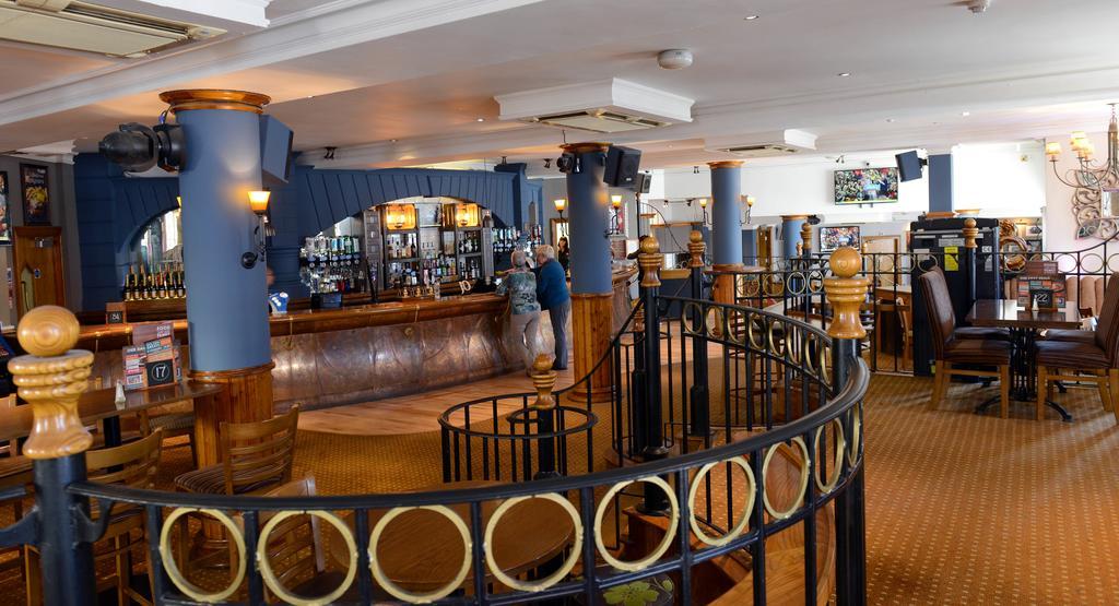 Wynnstay Arms, Wrexham By Marston'S Inns Kültér fotó